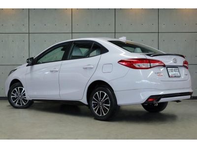 2022 Toyota Yaris Ativ 1.2 (ปี 17-22) Play Sport Premium Sedan AT รูปที่ 3